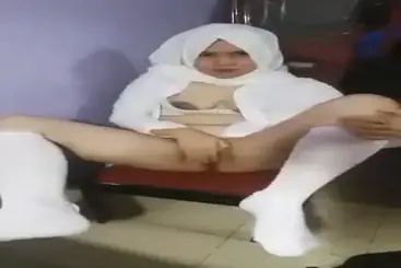 Si Putih Jilbab Colmek Main Berdua Squirt Gila